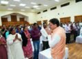 सीएम धामी ने मुख्य सेवक सदन में अनुसूचित जाति एवं अनुसूचित जनजाति समुदाय के लोगों से किया संवाद