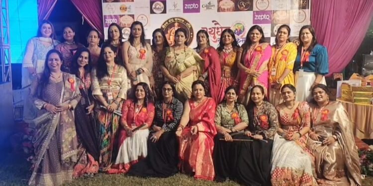 हरिद्वार में वैश्य बंधु समाज मध्य क्षेत्र हरिद्वार की महिला विंग एवं वसुधैव कुटुंब ने किया डांडिया महोत्सव का आयोजन